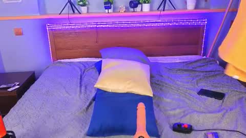 Snapshot of nikompell chatting on 03.06.26 niko online show from 03.06.26