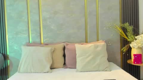 Snapshot of nikostone chatting on 10.04.25 Niko Stone online show from 10.04.25