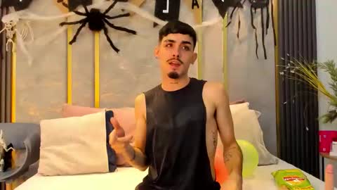 Snapshot of nikostone chatting on 11.02.25 Niko Stone online show from 11.02.25