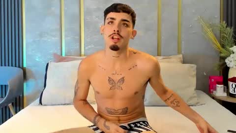 Snapshot of nikostone chatting on 11.05.25 Niko Stone online show from 11.05.25