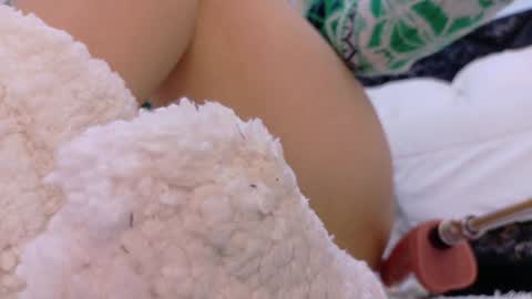 Snapshot of niky_smit chatting on 12.29.24 NIKY SMIT online show from 12.29.24