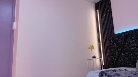 Snapshot of niky_smit chatting on 01.08.25 NIKY SMIT online show from 01.08.25