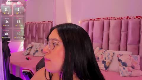 Niky Brooks online show from 10.12.25