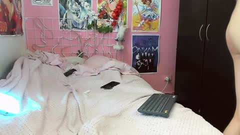 Snapshot of nikylaine chatting on 12.28.24 Nikylaine online show from 12.28.24