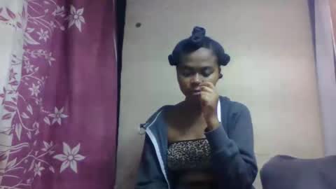 Snapshot of nilahmarie chatting on 10.18.25 nilah online show from 10.18.25