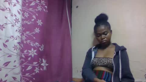 Snapshot of nilahmarie chatting on 11.07.25 nilah online show from 11.07.25