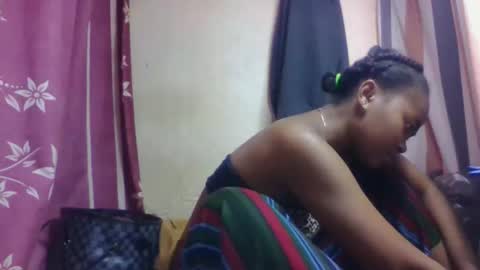 Snapshot of nilahmarie chatting on 11.10.25 nilah online show from 11.10.25