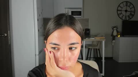 Bella online show from 10.24.25