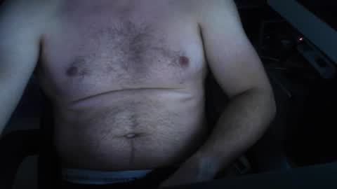 Snapshot of nillis chatting on 10.13.25 nillis online show from 10.13.25