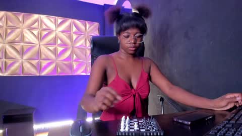 Snapshot of nilosolem12 chatting on 12.28.24 nilo solem online show from 12.28.24