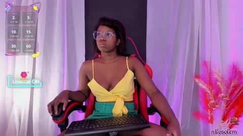 Snapshot of nilosolem12 chatting on 10.09.25 nilo solem online show from 10.09.25