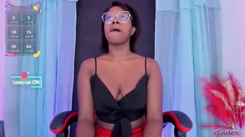 Snapshot of nilosolem12 chatting on 11.09.25 nilo solem online show from 11.09.25