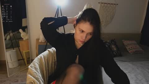 Jennet online show from 11.26.25