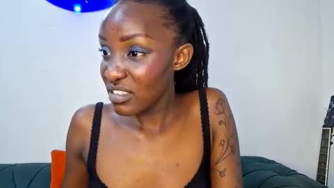 Snapshot of nina_bambi chatting on 09.30.25 nina_bambi online show from 09.30.25