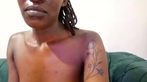 Snapshot of nina_bambi chatting on 10.26.25 nina_bambi online show from 10.26.25