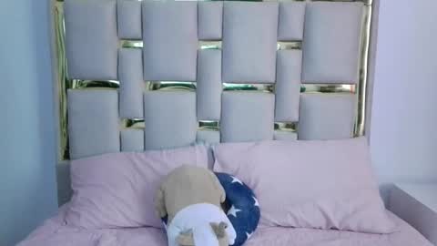 Nina Carther online show from 11.25.25