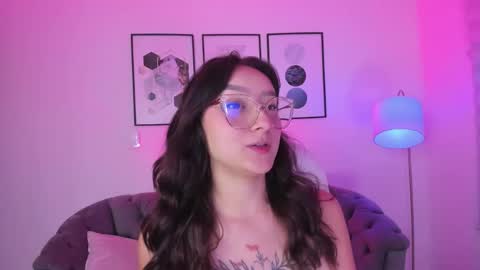 nina_collinns online show from 09.18.25