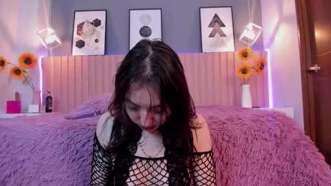 nina_ford_ online show from 03.25.26