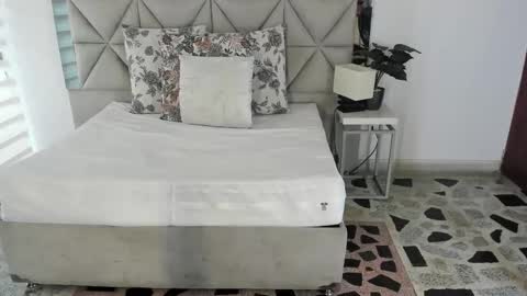  Nina  online show from 10.14.25