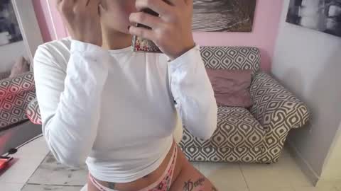 Snapshot of nina_smalls chatting on 09.12.25 Nina online show from 09.12.25