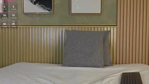 NINA online show from 12.19.25