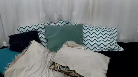 Ninaa fox online show from 02.11.25