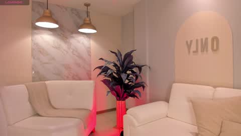 Nina online show from 09.10.25