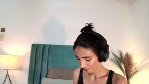 Nina online show from 09.23.25