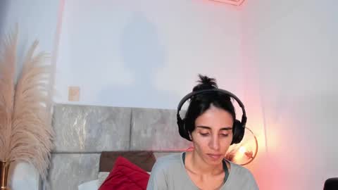 Nina online show from 10.02.25