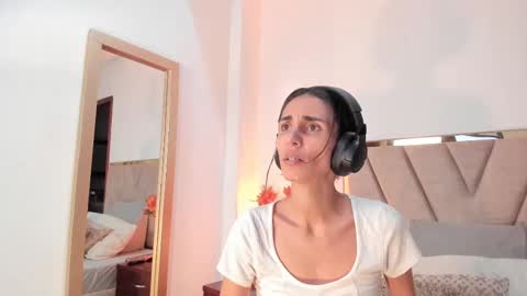 Nina online show from 10.06.25