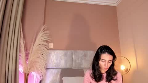 Nina online show from 11.04.25