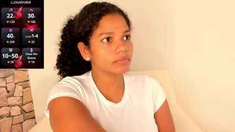 Snapshot of ninacollinss1 chatting on 10.31.25 ninabigboobs online show from 10.31.25