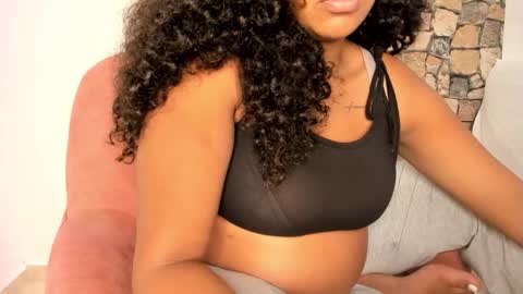 Snapshot of ninacollinss1 chatting on 11.06.25 ninabigboobs online show from 11.06.25