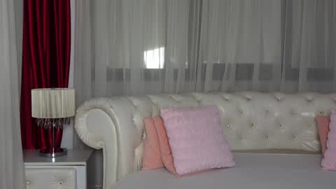 NinaCrystal online show from 02.08.25