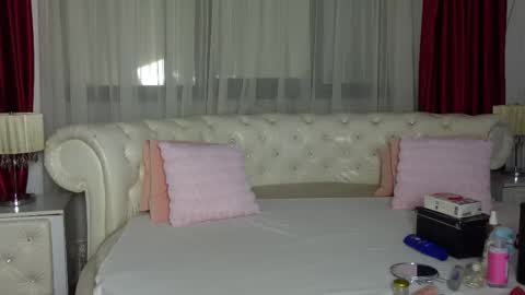 NinaCrystal online show from 02.21.25