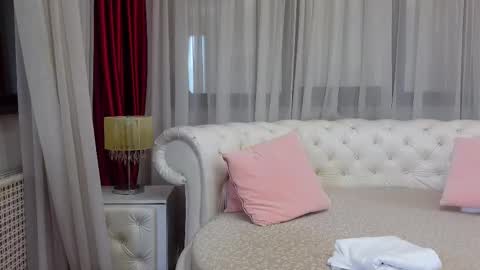 NinaCrystal online show from 03.11.25