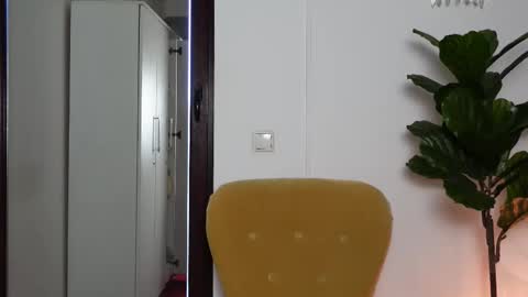 NinaCrystal online show from 09.12.25