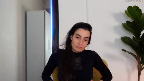 Snapshot of ninacrystal chatting on 02.25.26 NinaCrystal online show from 02.25.26