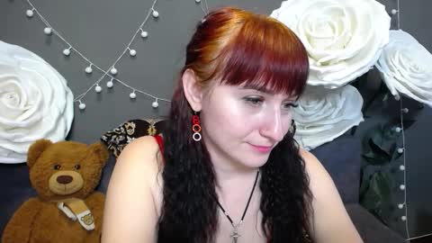 ninaflawlees online show from 11.15.25