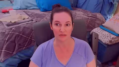 Snapshot of ninajaymes chatting on 10.25.25 Nina Jaymes online show from 10.25.25