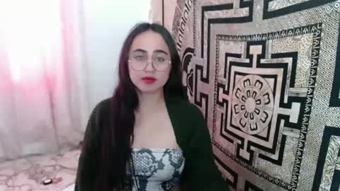 N I N A online show from 10.06.25