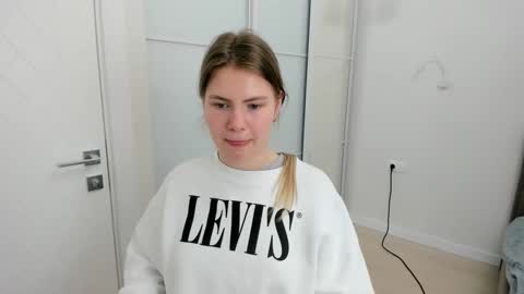 ninarihh online show from 03.09.25