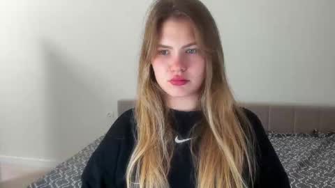 ninarihh online show from 03.11.25