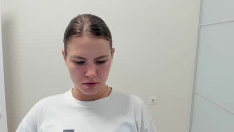 ninarihh online show from 09.24.25