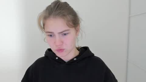 ninarihh online show from 10.25.25