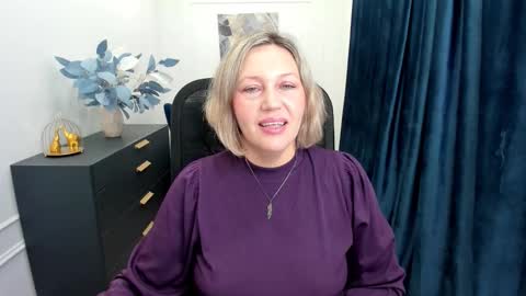 ninastarle online show from 10.11.25