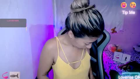 Snapshot of ninatinydoll1 chatting on 10.06.25 ninatinydoll1 online show from 10.06.25