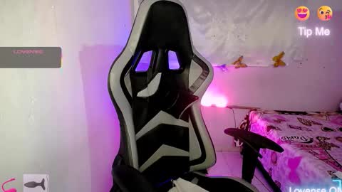 Snapshot of ninatinydoll1 chatting on 10.12.25 ninatinydoll1 online show from 10.12.25