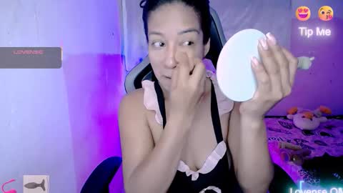 Snapshot of ninatinydoll1 chatting on 10.16.25 ninatinydoll1 online show from 10.16.25