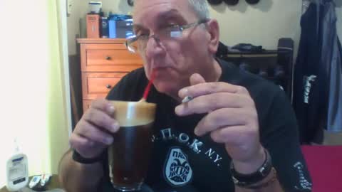 Snapshot of nionios67 chatting on 10.13.25 Dennis online show from 10.13.25